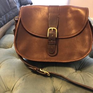 VINTAGE Coach Crossbody with Magnetic Closure
